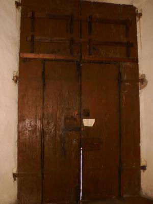 Portone prima del restauro